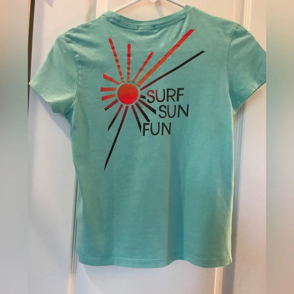 Tiny fit tee!  Surf, Sun, Fun  - Med girl